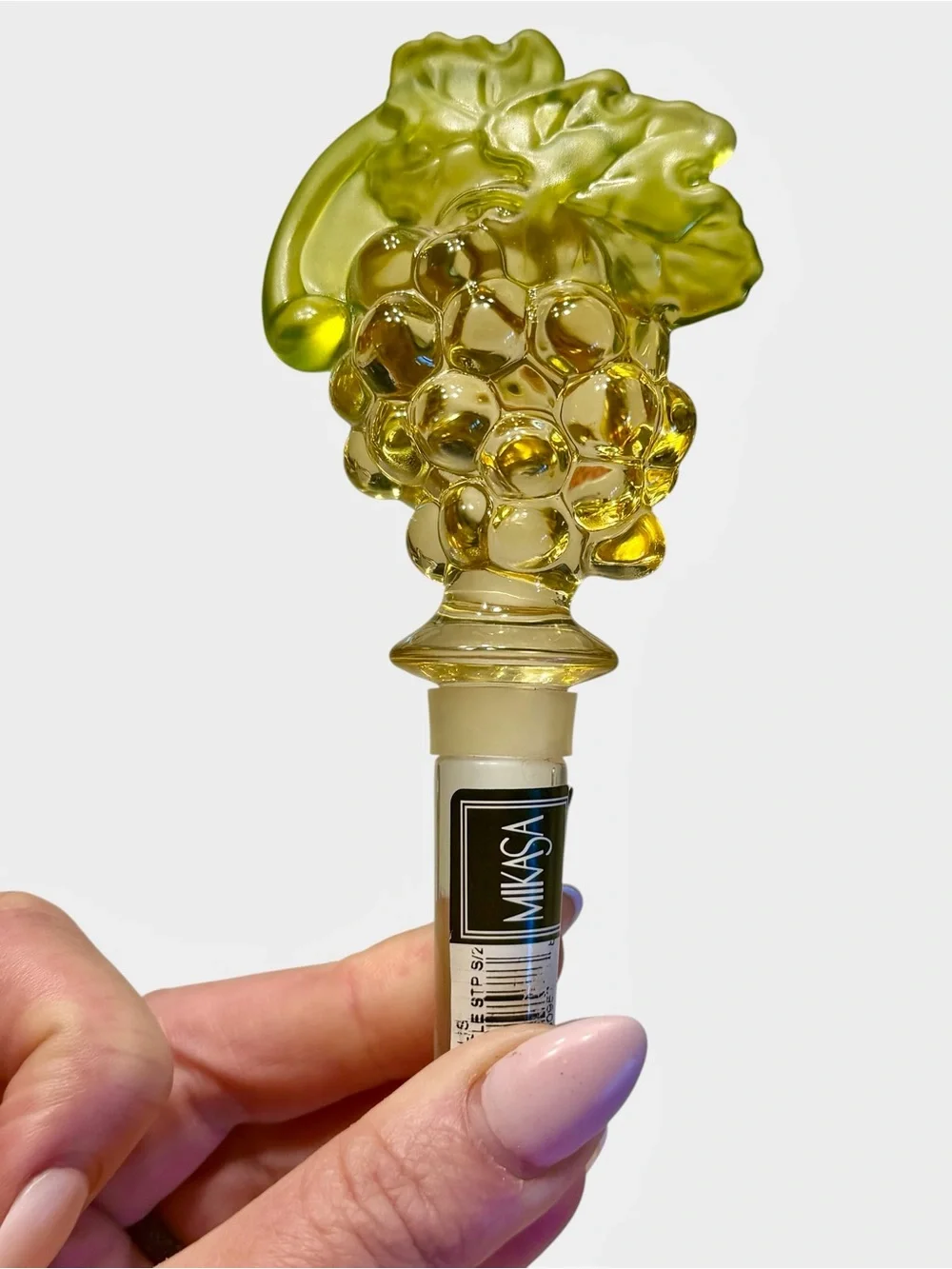 Mikasa Chablis Green-Yellow Glass Grape Bottle Stopper